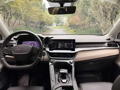 Lynk & Co 06 EM-P 2022 06NEV PHEV 84KMRange Pro thumbnail 9