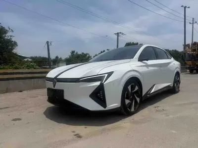 灵悉 L 2025款 头号玩家版+超级加倍选装包 thumbnail 1