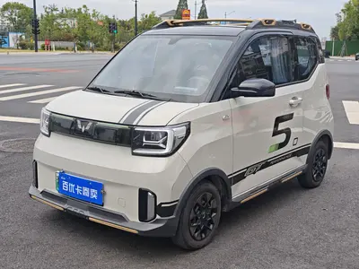 五菱汽车 宏光MINIEV 2022款 宏光MINI EV GAMEBOY 300km 都市追风限量版 thumbnail 1