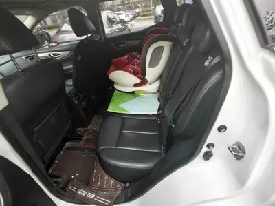 Nissan Qashqai 2021 2.0L CVTLuxury thumbnail 7