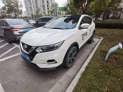 Nissan Qashqai 2021 2.0L CVTLuxury thumbnail 1
