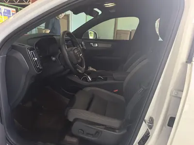 沃尔沃 XC40 2024款 B3 智远豪华版