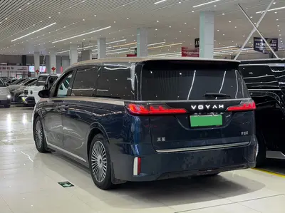 岚图汽车 岚图梦想家 2025款 PHEV 四驱旗舰鲲鹏版 thumbnail 4