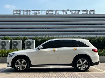 Mercedes-Benz GLC 2017 -Class GLC 300 4MATIC Sport thumbnail 3
