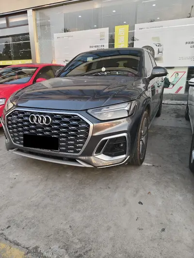Audi Q5L Sportback 2022 40 TFSI Luxury thumbnail 2