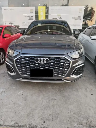Audi Q5L Sportback 2022 40 TFSI Luxury thumbnail 3