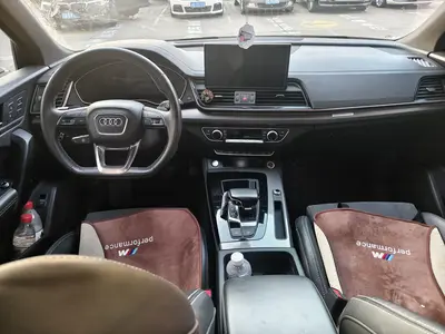Audi Q5L Sportback 2022 40 TFSI Luxury thumbnail 4