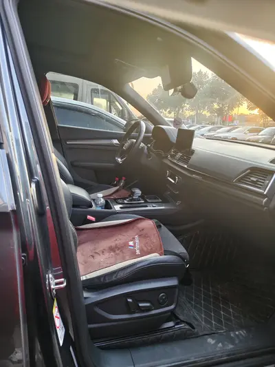 Audi Q5L Sportback 2022 40 TFSI Luxury thumbnail 7