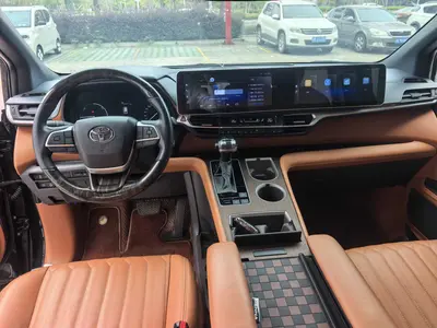 Toyota SIENNA 2024 2.5LHybrid Comfort thumbnail 5