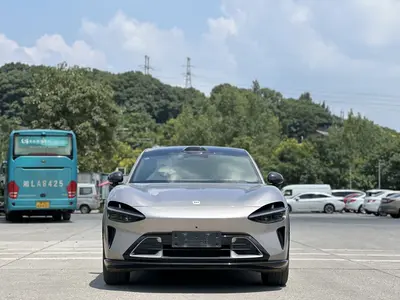 小米汽车 小米YU7 2025款 超长续航后驱版 thumbnail 3