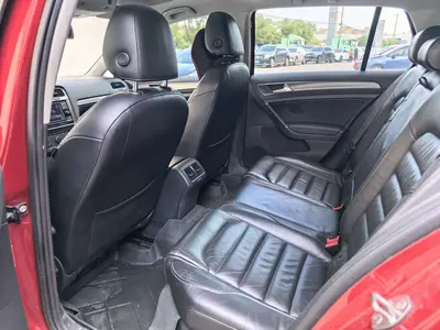 Volkswagen Golf 2015 1.4TSI Auto Comfort thumbnail 6