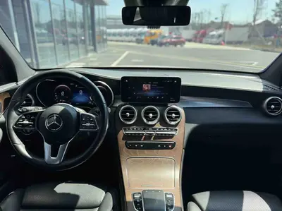 奔驰 GLC 2020款 级 GLC 300 L 4MATIC 动感型