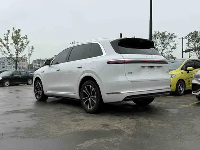 鸿蒙智行 问界M7 2026款 增程 Ultra四驱版 6座 thumbnail 4