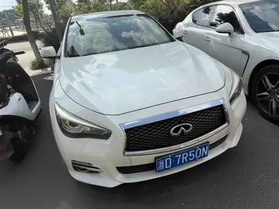 英菲尼迪 Q50L 2015款 2.0T 舒适版 thumbnail 3