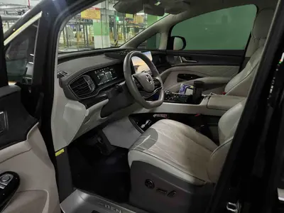 Denza D9 2022 DM-i 1040 Premium thumbnail 8