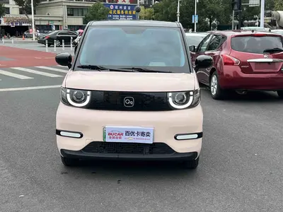 Chery NEV QQ Ice Cream 2024 170km I'm sorry, but "圣代" is not a car specification or trim text. It typically means "sundae" (as in ice cream) in Chinese. Could you please provide the correct car specification text? + thumbnail 3
