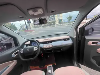 Chery NEV QQ Ice Cream 2024 170km I'm sorry, but "圣代" is not a car specification or trim text. It typically means "sundae" (as in ice cream) in Chinese. Could you please provide the correct car specification text? + thumbnail 15