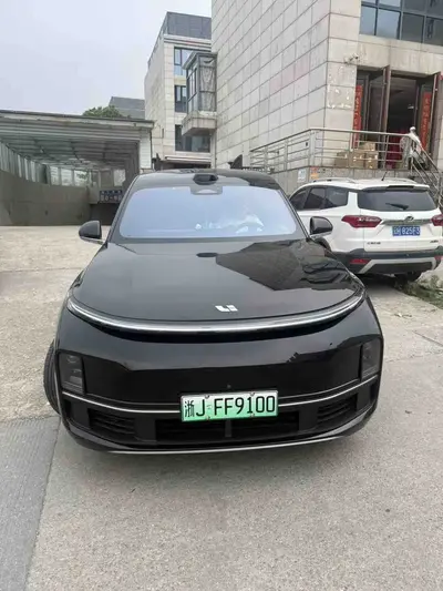 理想汽车 理想L9 2022款 Max thumbnail 3