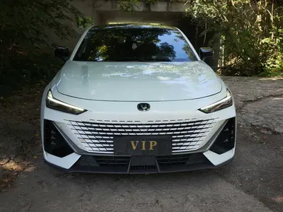长安 UNI-V 2022款 1.5T 运动版 thumbnail 3