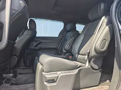 Toyota 赛那SIENNA 2023款 2.5L混动 尊贵版