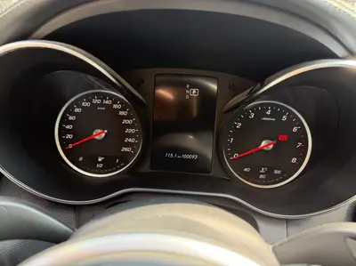 Mercedes-Benz C-Class 2019 C 180 L FashionSport thumbnail 3