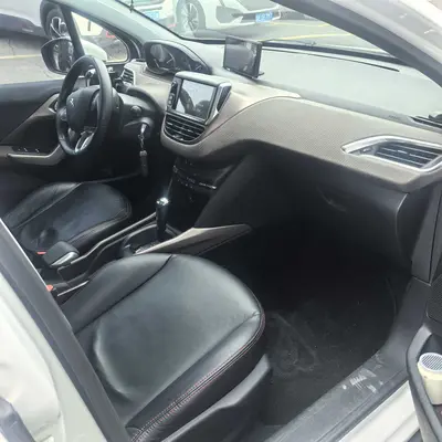 Peugeot 2008 2015 1.6THP AutoFashion