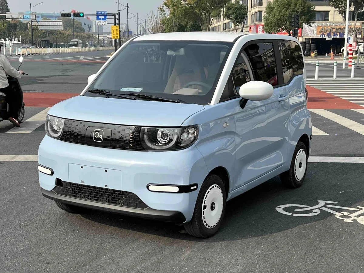 Chery NEV QQ Ice Cream 2024 Facelift 170km I'm sorry, but "圣代" is not a car specification or trim text. It typically means "sundae" (as in ice cream) in Chinese. Could you please provide the correct car specification text? - 1