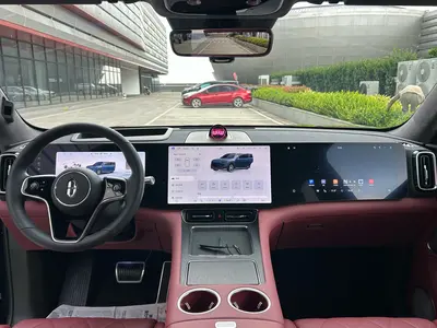 鸿蒙智行 问界M8 2025款 增程 Ultra版 53.4kWh 5座版 (192线激光雷达)