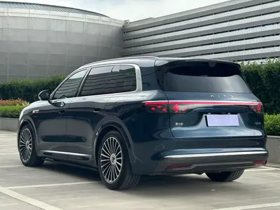 鸿蒙智行 问界M8 2025款 增程 Ultra版 53.4kWh 5座版 (192线激光雷达) thumbnail 22