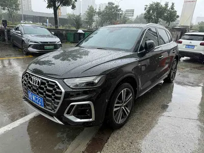 奥迪 Q5L 2022款 40T 时尚动感型 thumbnail 1