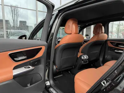 奔驰 GLC 2025款 级 改款 GLC 300 L 4MATIC 动感型 5座