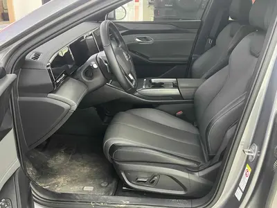 BYD 秦L 2025 EV 470KMLeading thumbnail 5