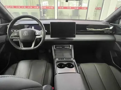 BYD 秦L 2025 EV 470KMLeading thumbnail 8