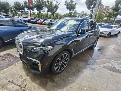 宝马 X7 2022款 xDrive40i 行政型M运动套装 thumbnail 2