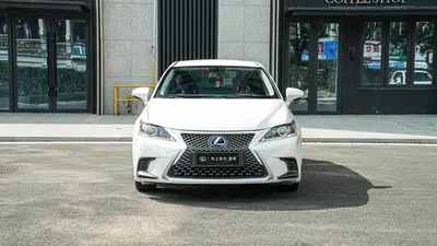 Lexus CT 2017 CT200h Elite Monochrome thumbnail 3