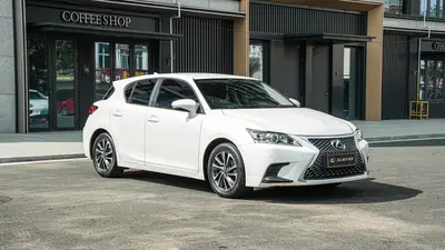Lexus CT 2017 CT200h Elite Monochrome thumbnail 4