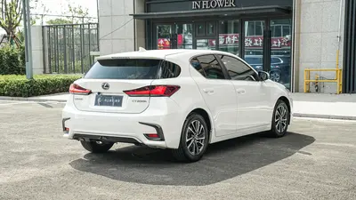 Lexus CT 2017 CT200h Elite Monochrome thumbnail 5