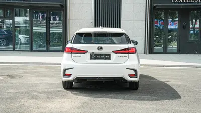 Lexus CT 2017 CT200h Elite Monochrome thumbnail 6