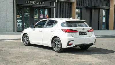 Lexus CT 2017 CT200h Elite Monochrome