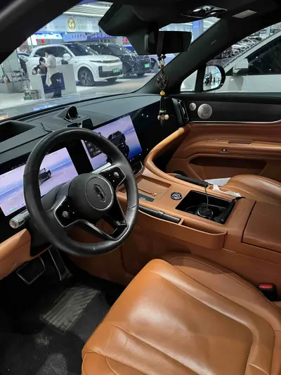 AITO M9 2024 EREV Ultra 42kWh 6-Seat thumbnail 3