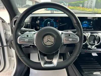 Mercedes-Benz A级 2019款 A 180 L 运动轿车