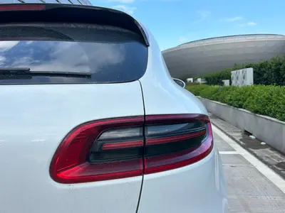 Porsche Macan 2017 2.0T thumbnail 16