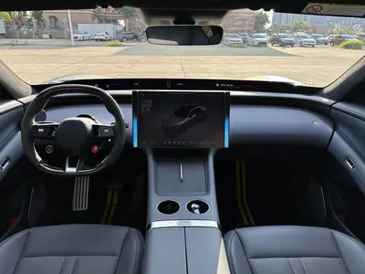 小米汽车 小米YU7 2025款 超长续航高性能四驱Max版 thumbnail 6
