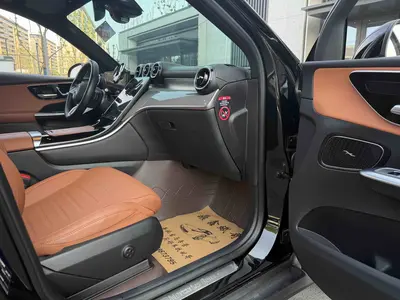 Mercedes-Benz GLC 2023 -Class Facelift GLC 260 L 4MATIC Sport 5-Seat thumbnail 14
