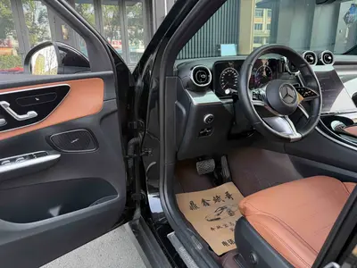 Mercedes-Benz GLC 2023 -Class Facelift GLC 260 L 4MATIC Sport 5-Seat thumbnail 17