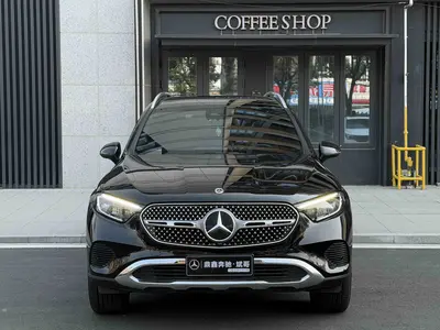 Mercedes-Benz GLC 2023 -Class Facelift GLC 260 L 4MATIC Sport 5-Seat thumbnail 1
