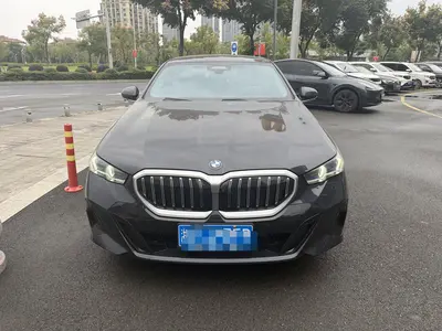 BMW 5 Series 2025 530Li Prestige MM Sport thumbnail 3
