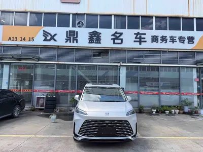 别克 GL8 2021款 陆上公务舱 652T 舒适型 thumbnail 1