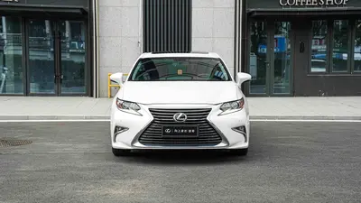 Lexus ES 2015 200 Elite thumbnail 3