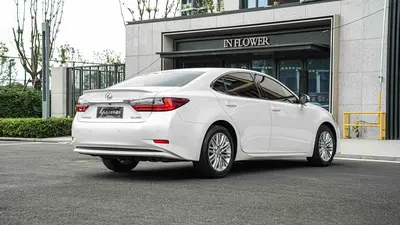 Lexus ES 2015 200 Elite thumbnail 5